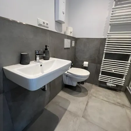Der Schwan, Innenstadt, 2022 Renoviert Apartment Duren