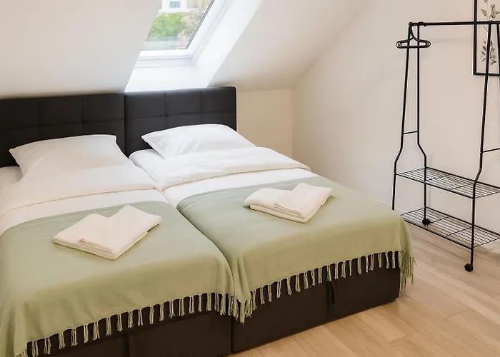 Der Schwan, Innenstadt, 2022 Renoviert * Düren - Eifel